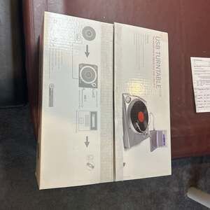 ION Audio iTTUSB USB Turntable Vinyl-to-MP3 Archiver Record Player